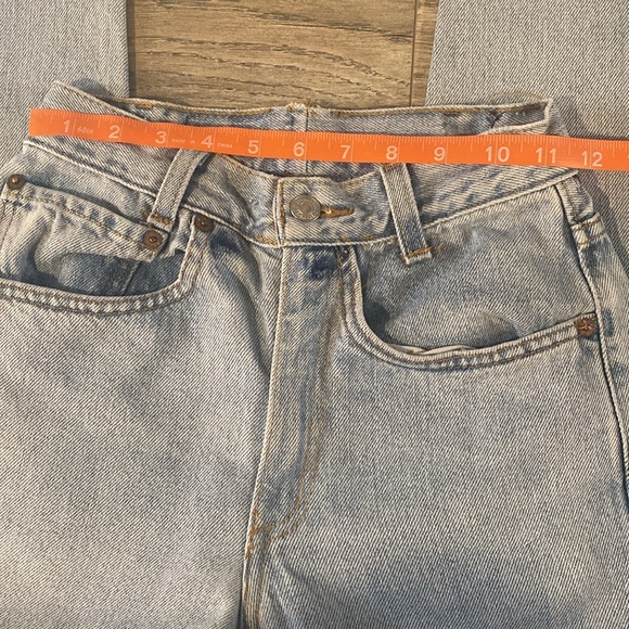 Vintage LEVIS Classic Light Blue Women's Jeans - Picture 9 of 16